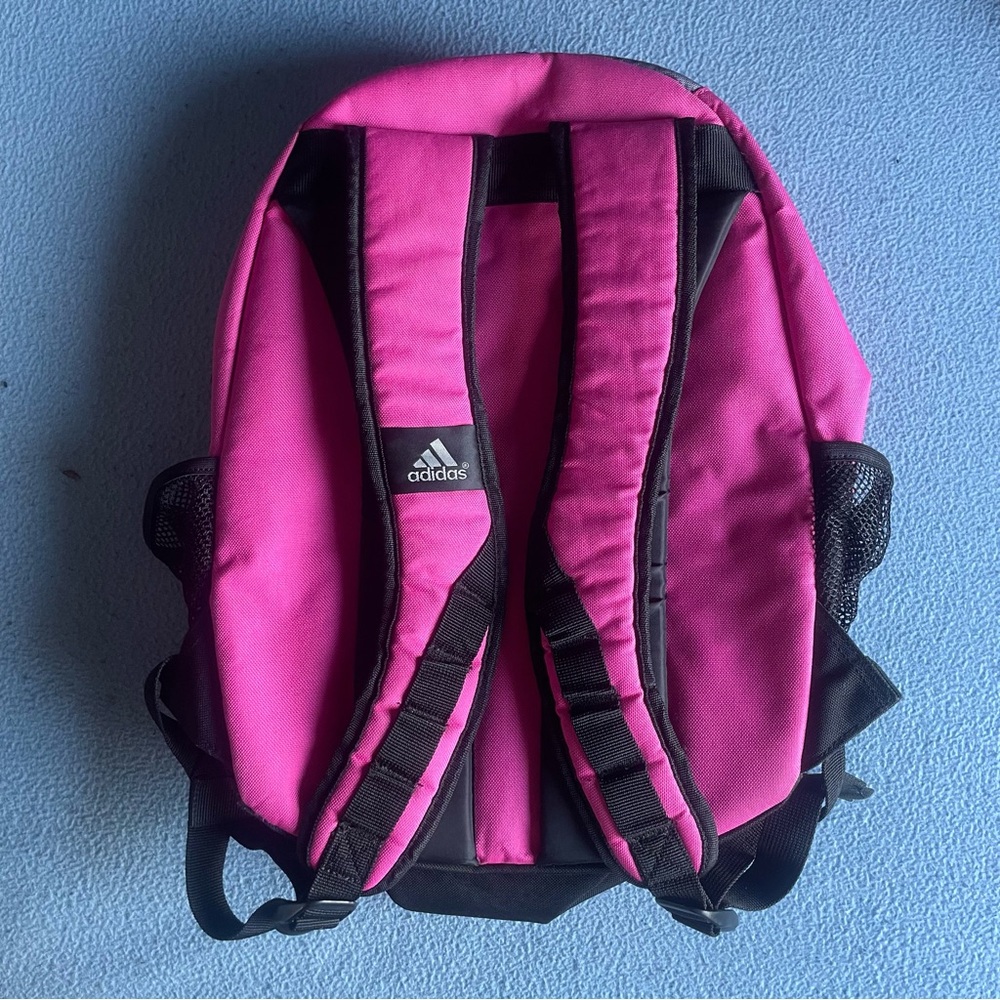 Large adidas backpack with multiple storage pockets space for laptop and pencils - Picture 2 of 12